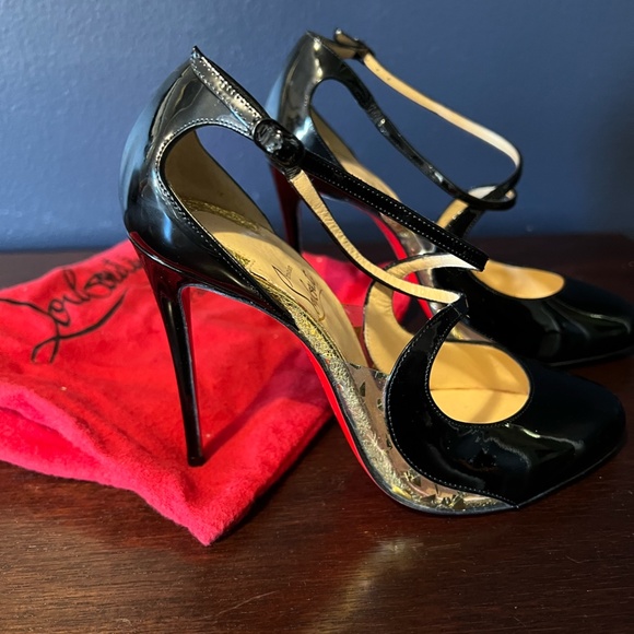 Christian Louboutin Black Patent with gold trim - Picture 5 of 5